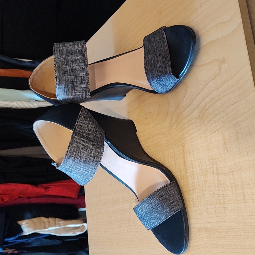 NWOT Navy blue wedge sandals size 8 attention brand